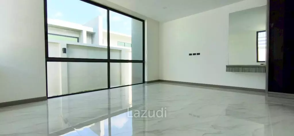 Grand Family Villa Luxury 5-Bedroom Oasis In Chaiyapruek