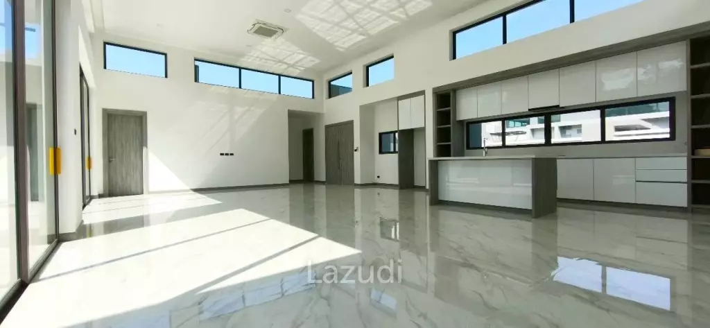 Grand Family Villa Luxury 5-Bedroom Oasis In Chaiyapruek