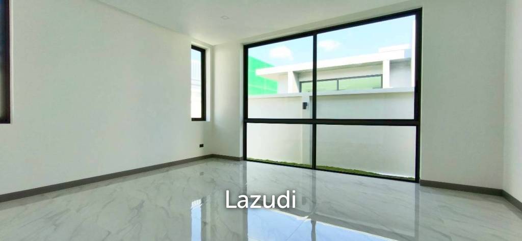 Grand Family Villa Luxury 5-Bedroom Oasis In Chaiyapruek