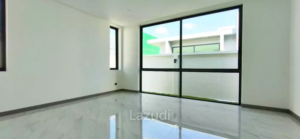 Grand Family Villa Luxury 5-Bedroom Oasis In Chaiyapruek