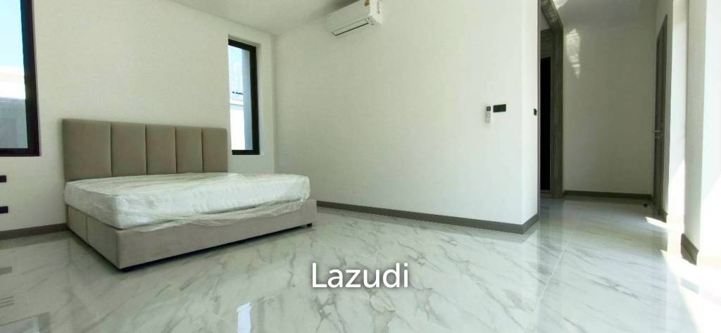 Grand Family Villa Luxury 5-Bedroom Oasis In Chaiyapruek