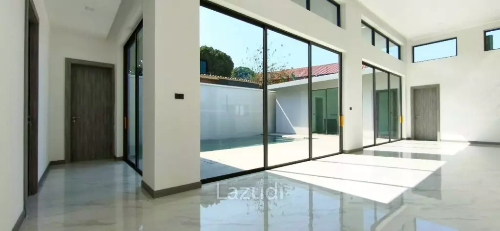 Grand Family Villa Luxury 5-Bedroom Oasis In Chaiyapruek