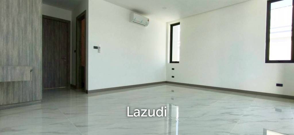 Grand Family Villa Luxury 5-Bedroom Oasis In Chaiyapruek