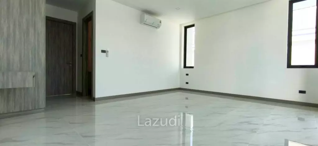Grand Family Villa Luxury 5-Bedroom Oasis In Chaiyapruek