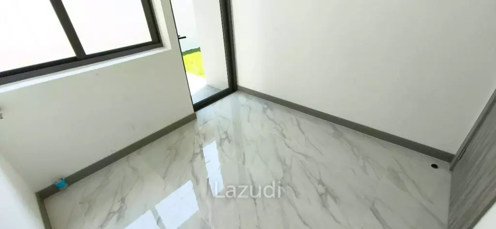 Grand Family Villa Luxury 5-Bedroom Oasis In Chaiyapruek