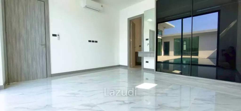 Grand Family Villa Luxury 5-Bedroom Oasis In Chaiyapruek