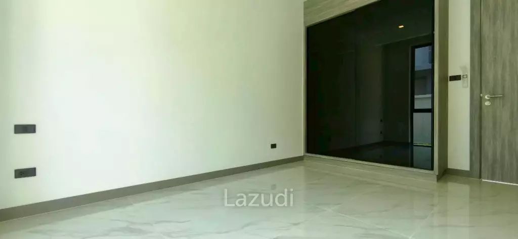 Grand Family Villa Luxury 5-Bedroom Oasis In Chaiyapruek