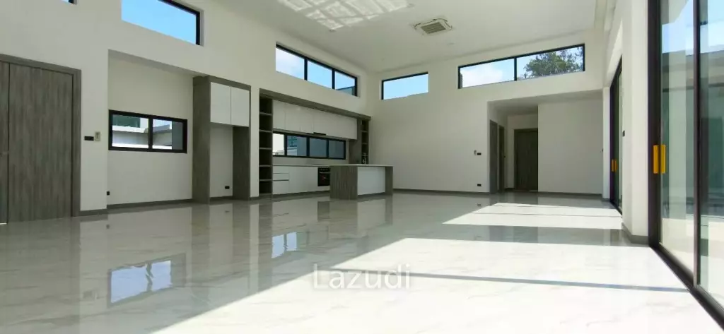 Grand Family Villa Luxury 5-Bedroom Oasis In Chaiyapruek