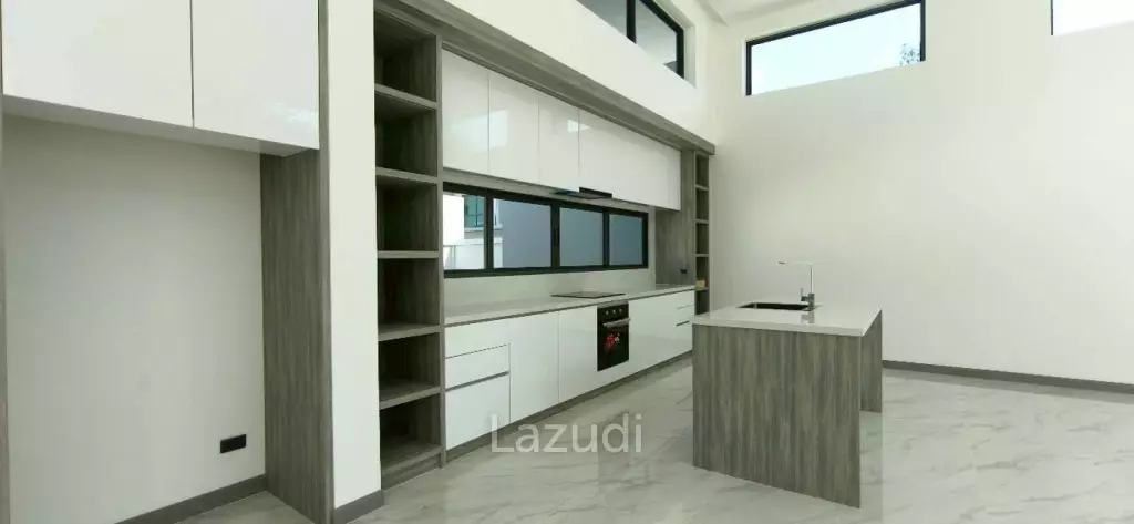 Grand Family Villa Luxury 5-Bedroom Oasis In Chaiyapruek