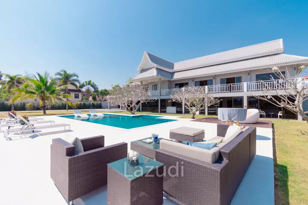 IMPRESSIVE DETACHED 2 STOREY 4 BED POOL VILLA