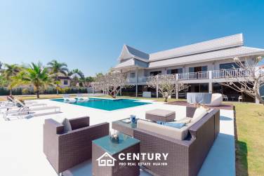 IMPRESSIVE DETACHED 2 STOREY 4 BED POOL VILLA