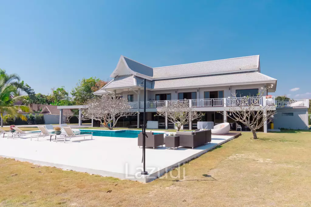 IMPRESSIVE DETACHED 2 STOREY 4 BED POOL VILLA