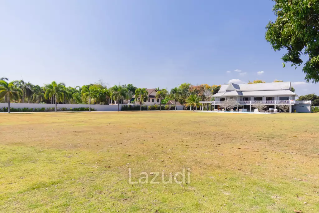 IMPRESSIVE DETACHED 2 STOREY 4 BED POOL VILLA