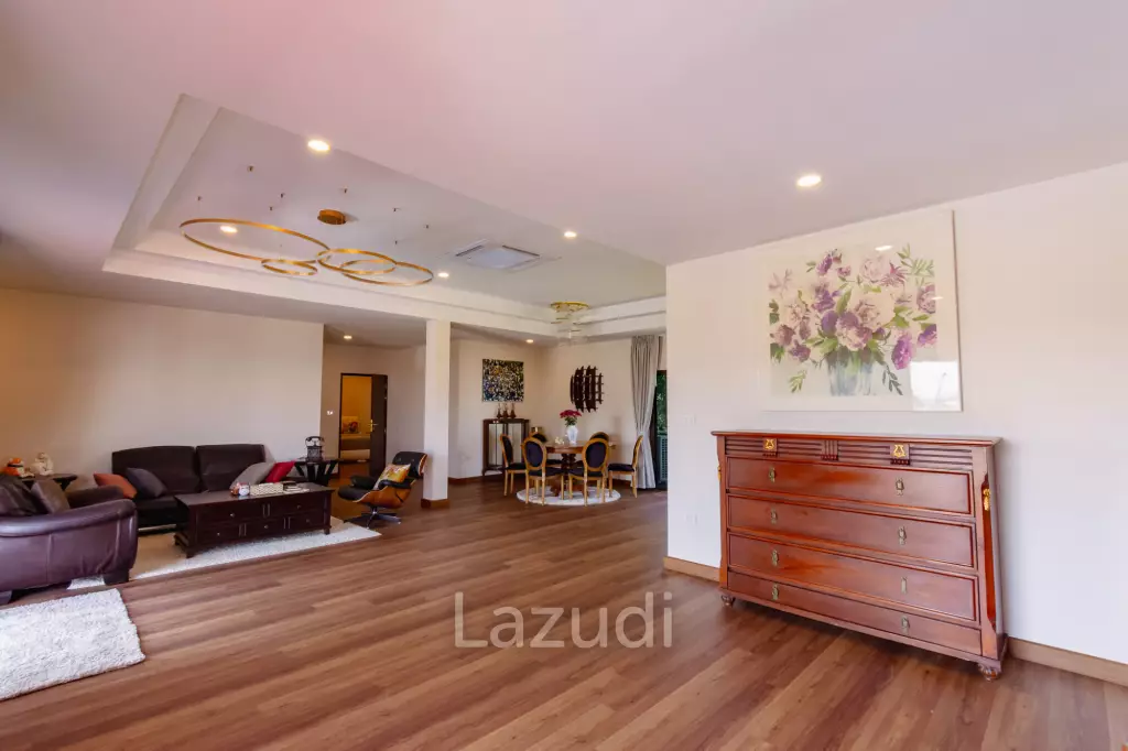 IMPRESSIVE DETACHED 2 STOREY 4 BED POOL VILLA