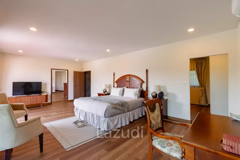 IMPRESSIVE DETACHED 2 STOREY 4 BED POOL VILLA