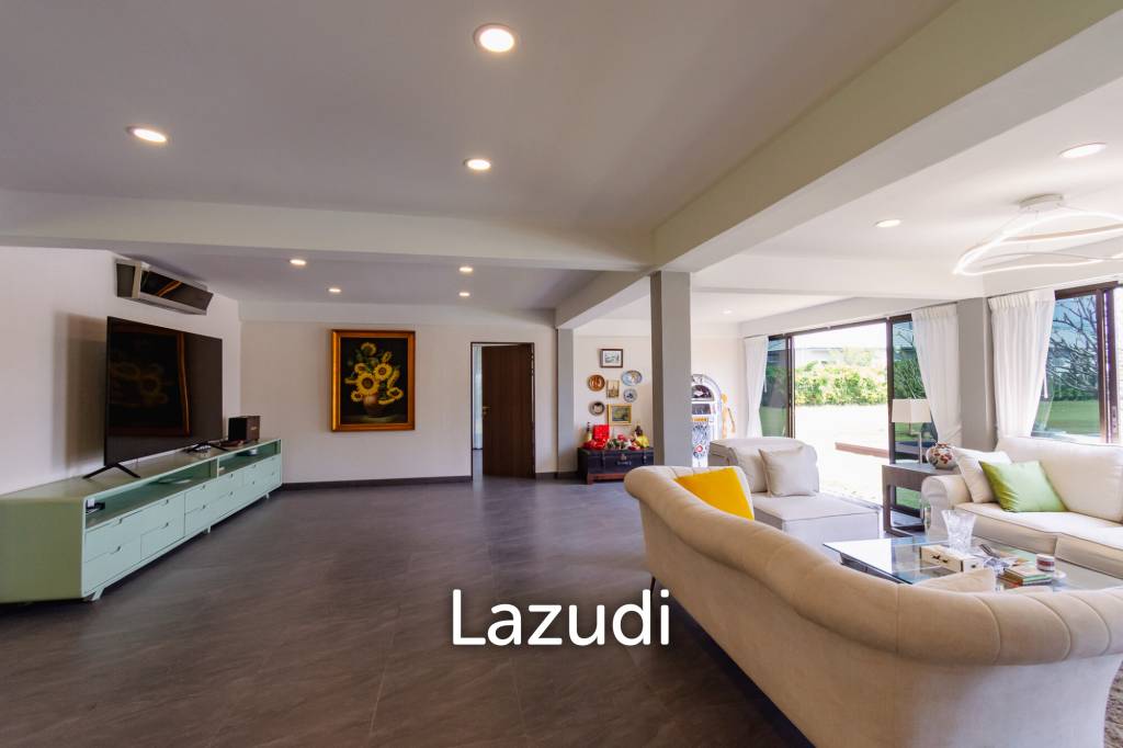 IMPRESSIVE DETACHED 2 STOREY 4 BED POOL VILLA