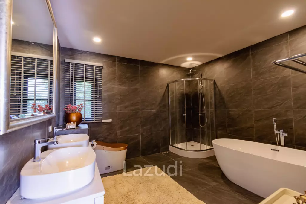 IMPRESSIVE DETACHED 2 STOREY 4 BED POOL VILLA