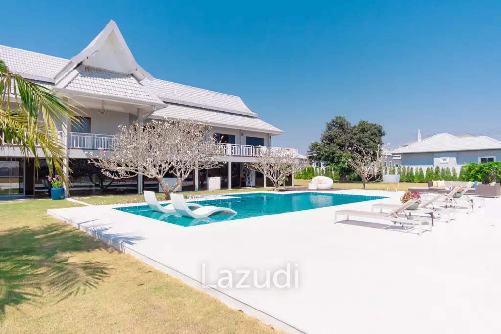 IMPRESSIVE DETACHED 2 STOREY 4 BED POOL VILLA