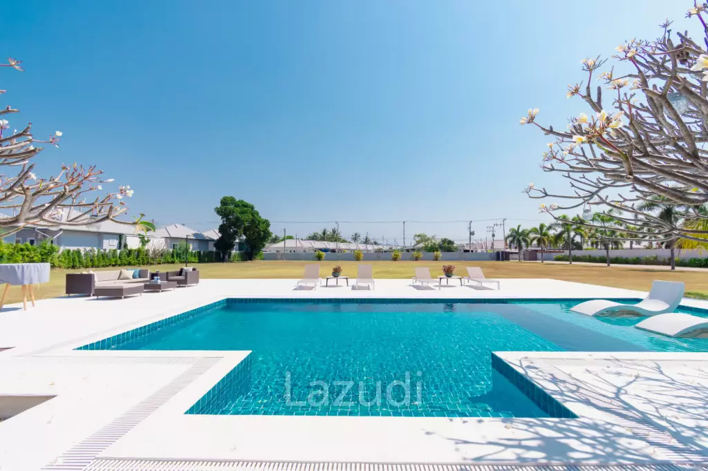 IMPRESSIVE DETACHED 2 STOREY 4 BED POOL VILLA