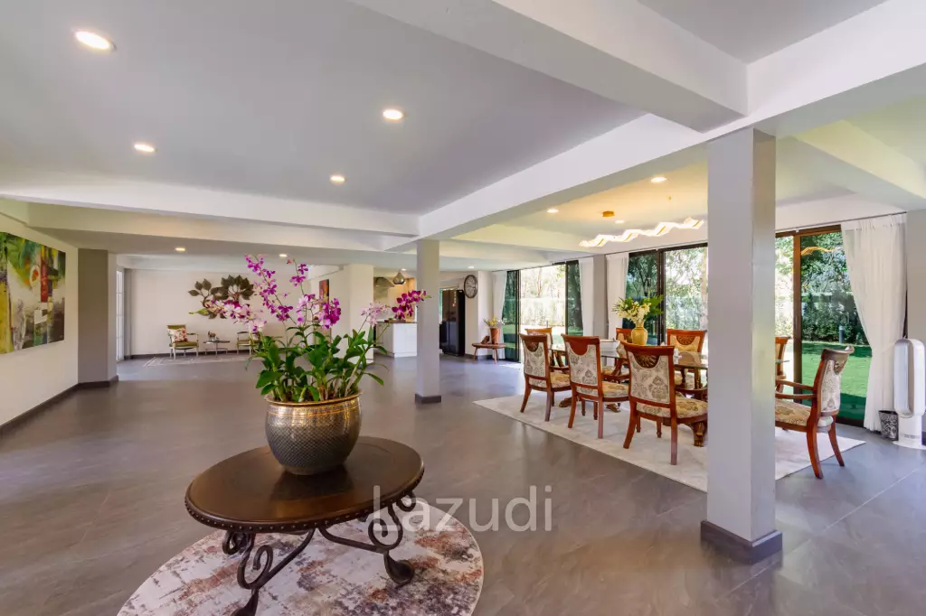 IMPRESSIVE DETACHED 2 STOREY 4 BED POOL VILLA