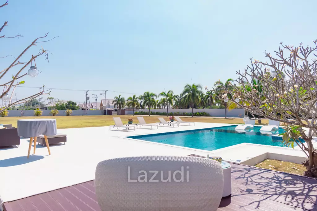 IMPRESSIVE DETACHED 2 STOREY 4 BED POOL VILLA