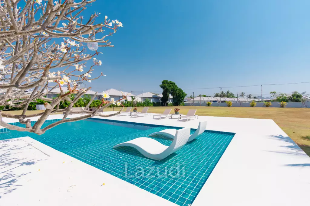 IMPRESSIVE DETACHED 2 STOREY 4 BED POOL VILLA