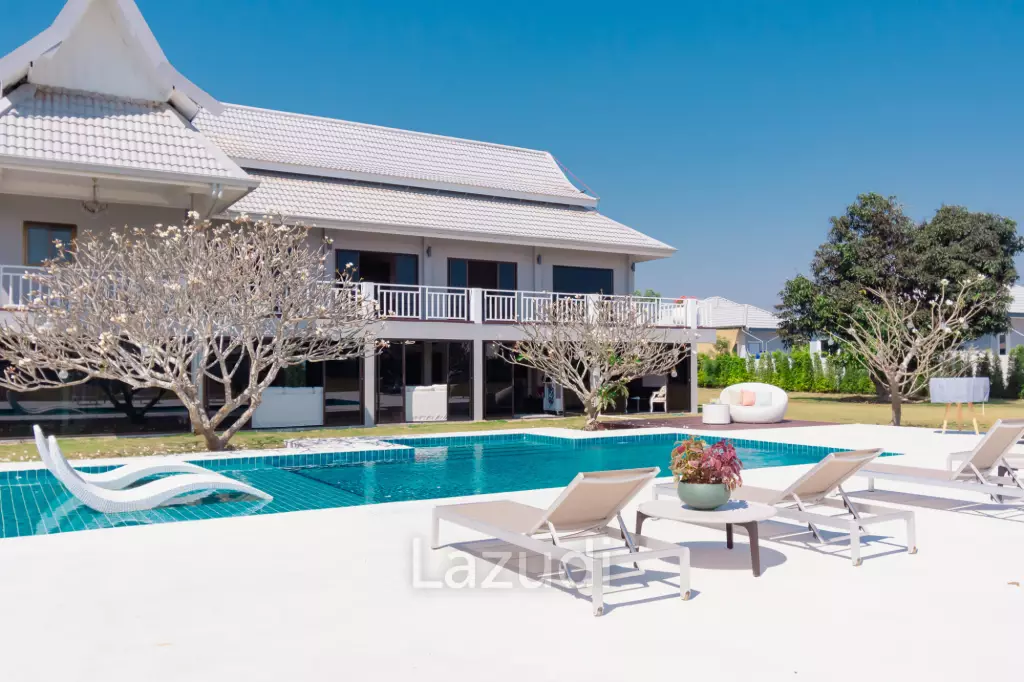 IMPRESSIVE DETACHED 2 STOREY 4 BED POOL VILLA