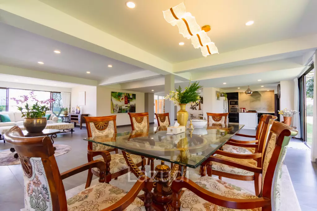IMPRESSIVE DETACHED 2 STOREY 4 BED POOL VILLA