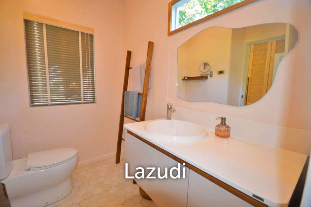 Spacious 5-Bed Sea View Villa in Plai Laem