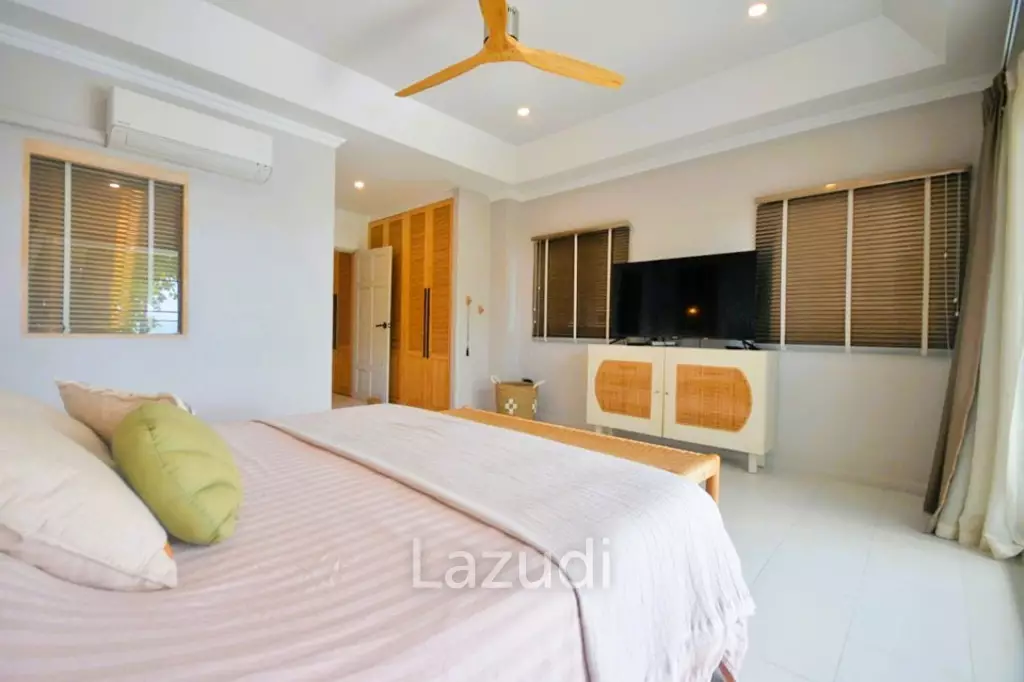 Spacious 5-Bed Sea View Villa in Plai Laem