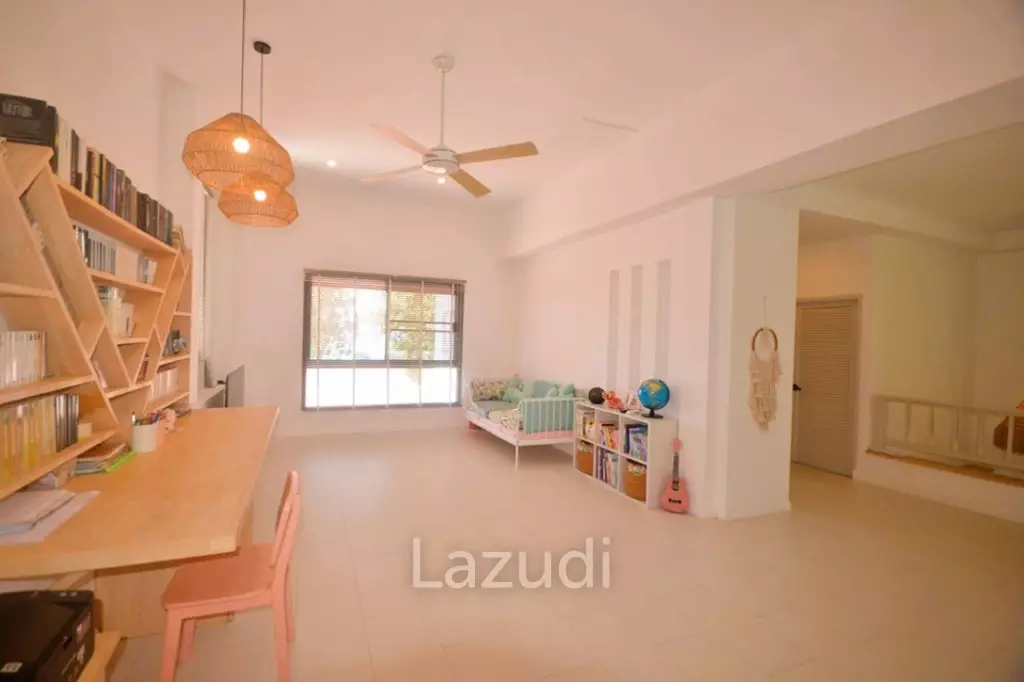 Spacious 5-Bed Sea View Villa in Plai Laem
