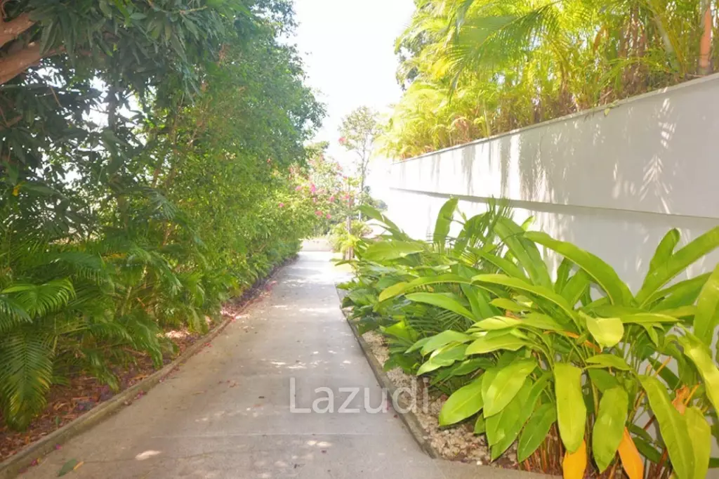 Spacious 5-Bed Sea View Villa in Plai Laem