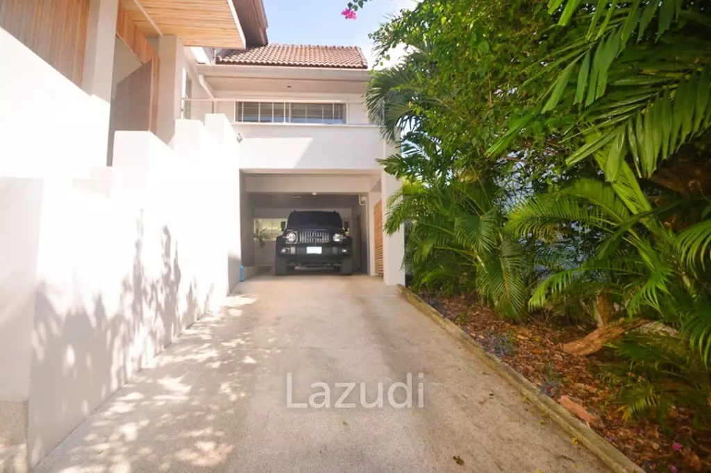 Spacious 5-Bed Sea View Villa in Plai Laem
