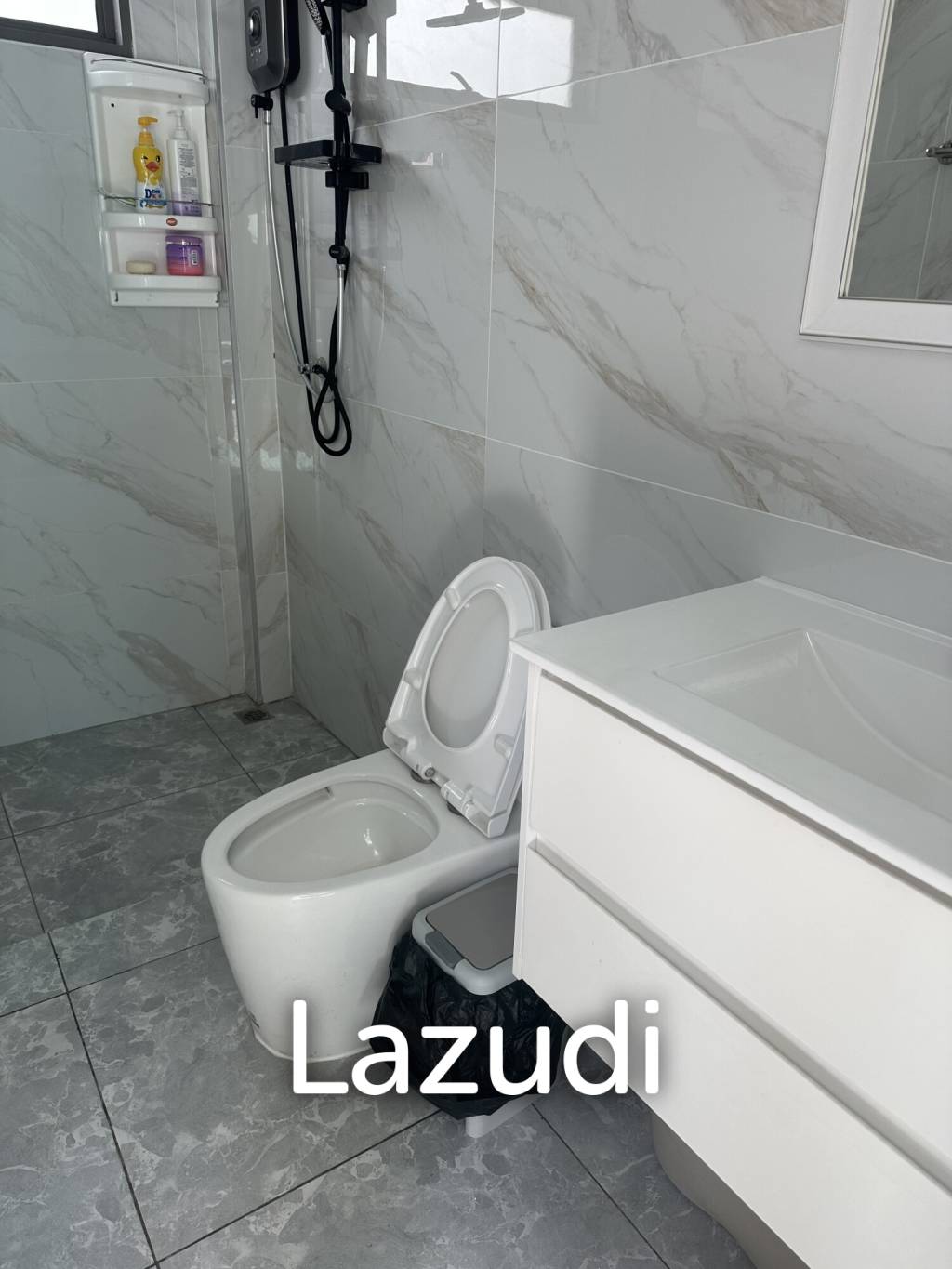 3BR Villa with Pool Jacuzzi – Fully Fenced Garden