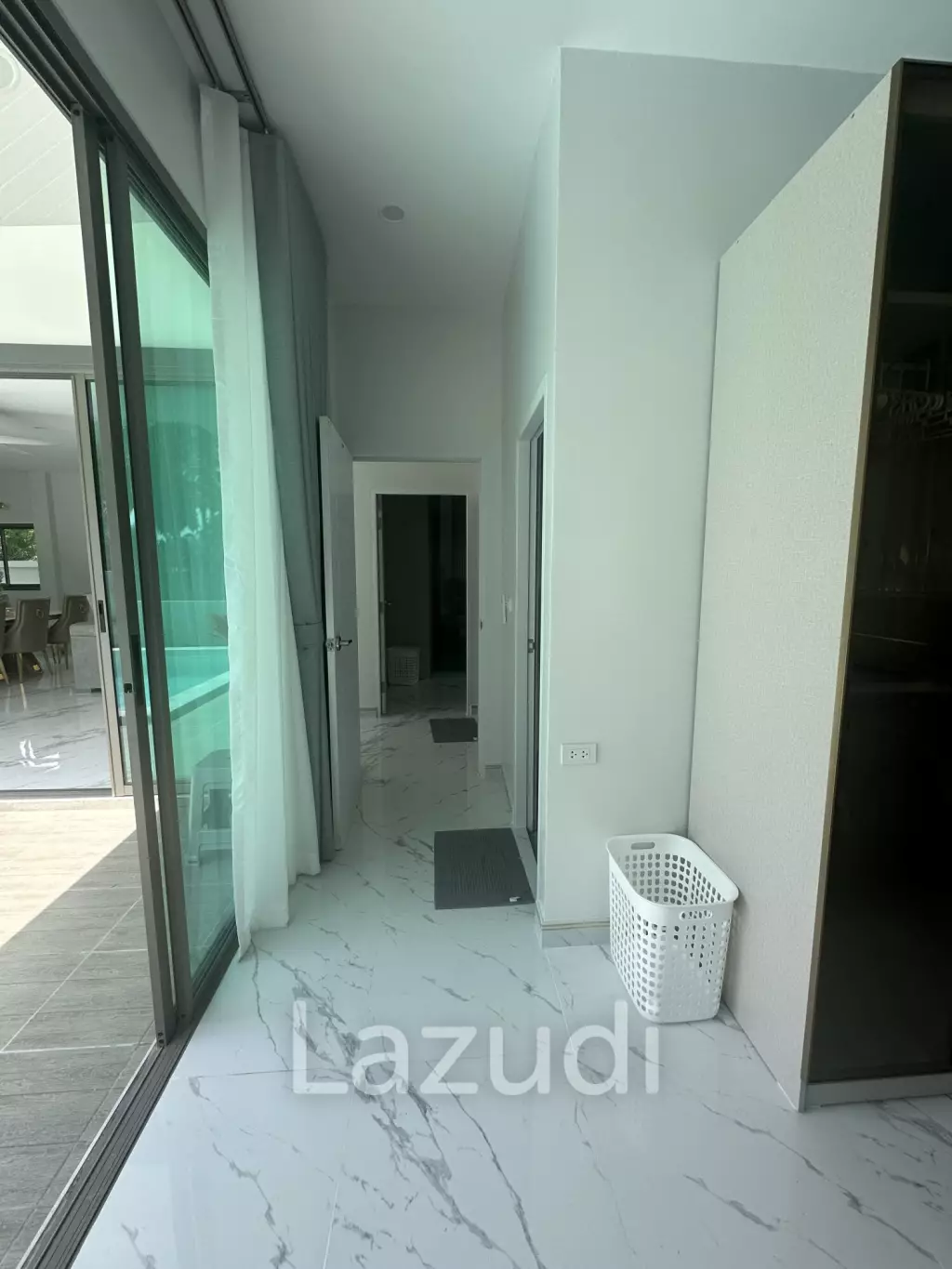 3BR Villa with Pool Jacuzzi – Fully Fenced Garden