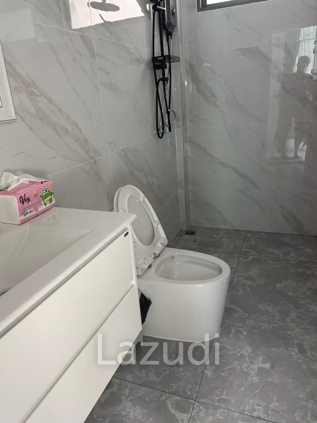 3BR Villa with Pool Jacuzzi – Fully Fenced Garden