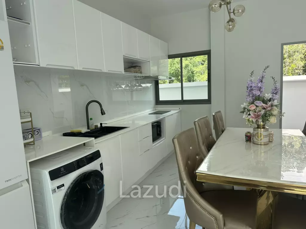 3BR Villa with Pool Jacuzzi – Fully Fenced Garden