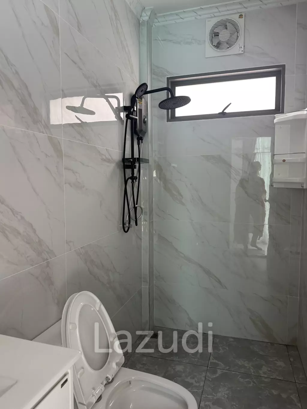 3BR Villa with Pool Jacuzzi – Fully Fenced Garden