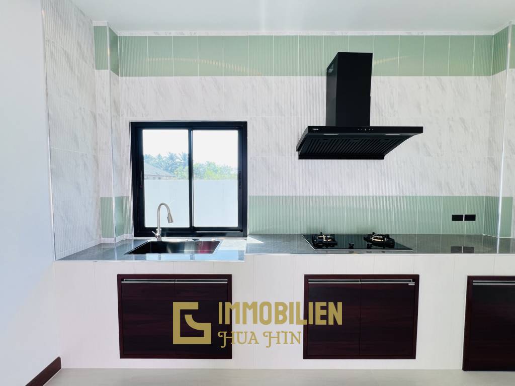 privater Pool / 250 qm Wohnfläche / modernes Design