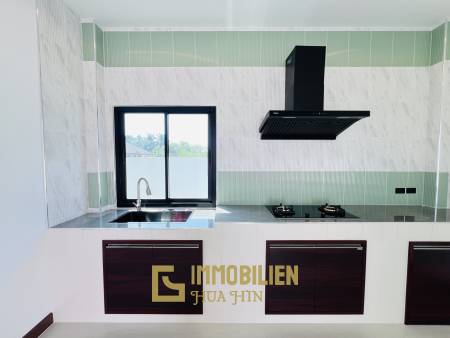 privater Pool / 250 qm Wohnfläche / modernes Design