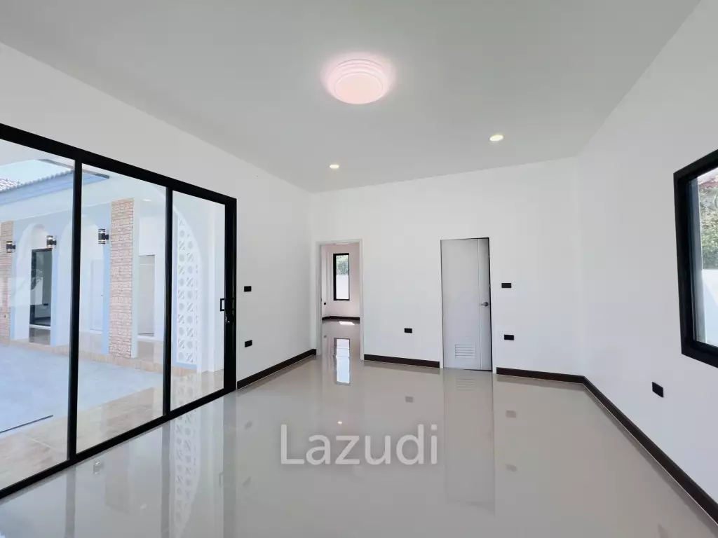 250 sqm Modern 3 Bedroom Pool Villa in Huahin