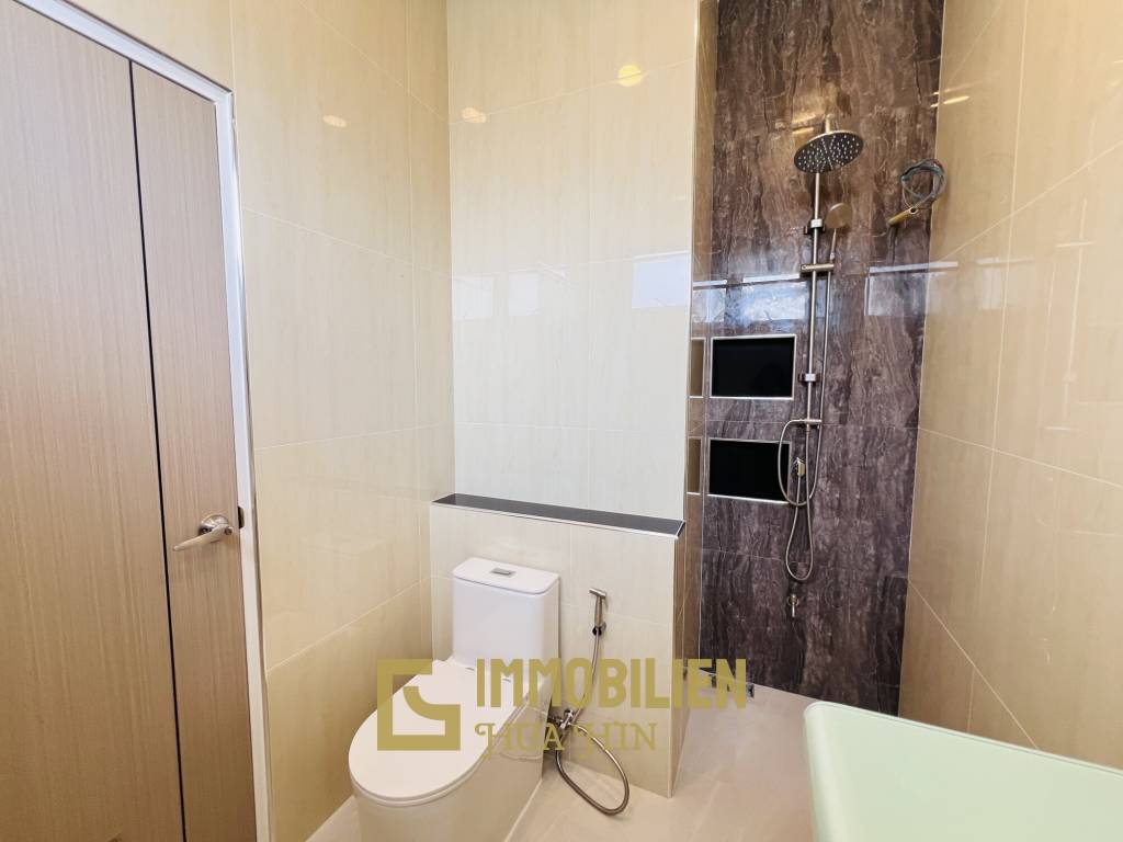 privater Pool / 250 qm Wohnfläche / modernes Design