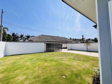 privater Pool / 250 qm Wohnfläche / modernes Design