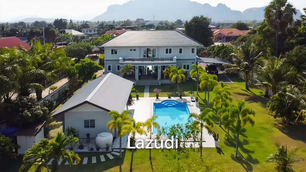 Grand 7-Bedroom Estate in Cha-Am: The Ultimate Private Sanctuary