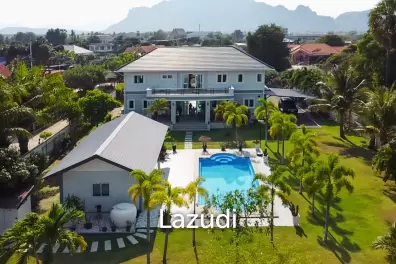วิลล่า 7 ห้องนอนหรู 512 ตร.ม. พร้อมสระว่ายน้ำและสวนขนาดใหญ่บนที่ดิน 3,700 ตร.ม. ชะอำ เพชรบุรี