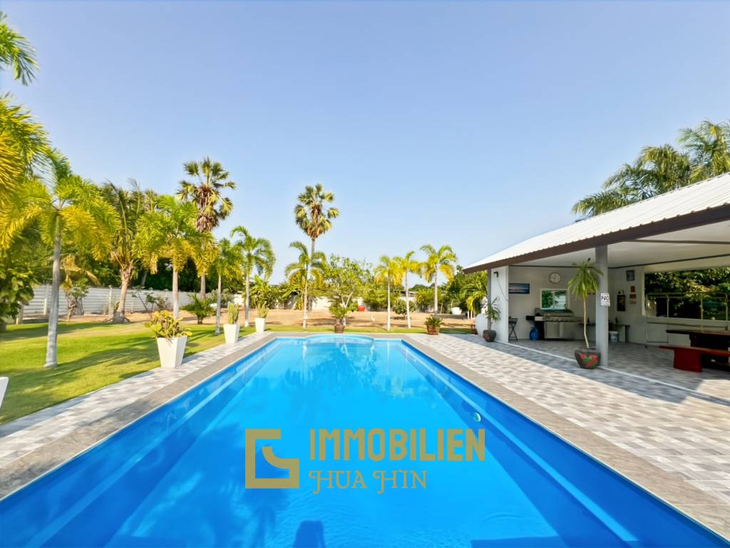 512 qm Wohnfläche / 7 Schlafzimmer / 3.700 qm Grundstück