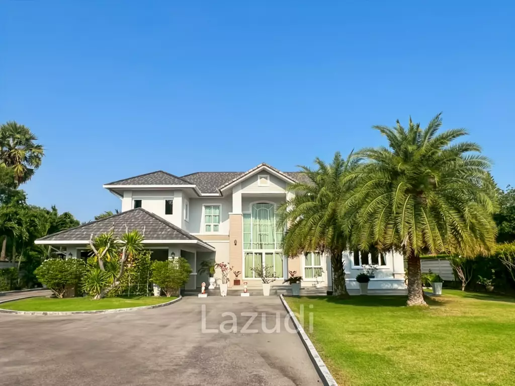 Grand 7-Bedroom Estate in Cha-Am: The Ultimate Private Sanctuary