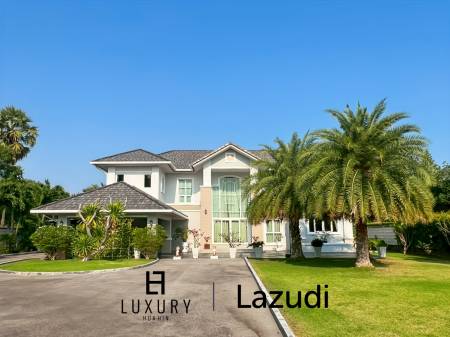 Surface habitable de 512 m² / 7 chambres / Terrain de 3 700 m²