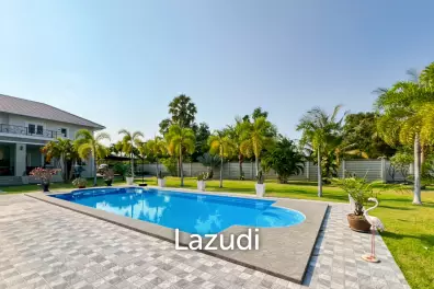 วิลล่า 7 ห้องนอนหรู 512 ตร.ม. พร้อมสระว่ายน้ำและสวนขนาดใหญ่บนที่ดิน 3,700 ตร.ม. ชะอำ เพชรบุรี