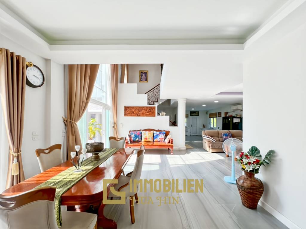 512 qm Wohnfläche / 7 Schlafzimmer / 3.700 qm Grundstück